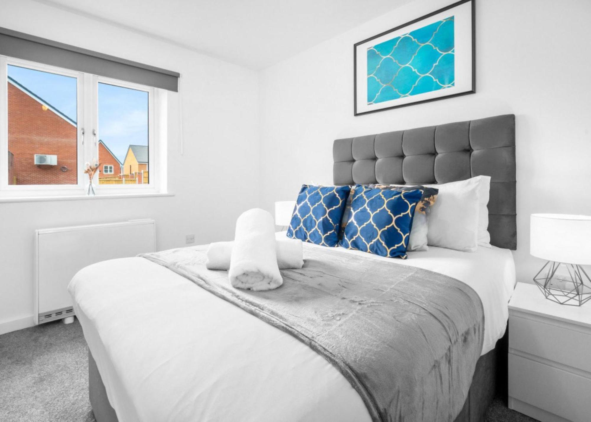 New 2 Bedroom Deluxe Apartment - Parking - Wifi & Netflix - Top Rated - 50C Cradley Heath Ngoại thất bức ảnh